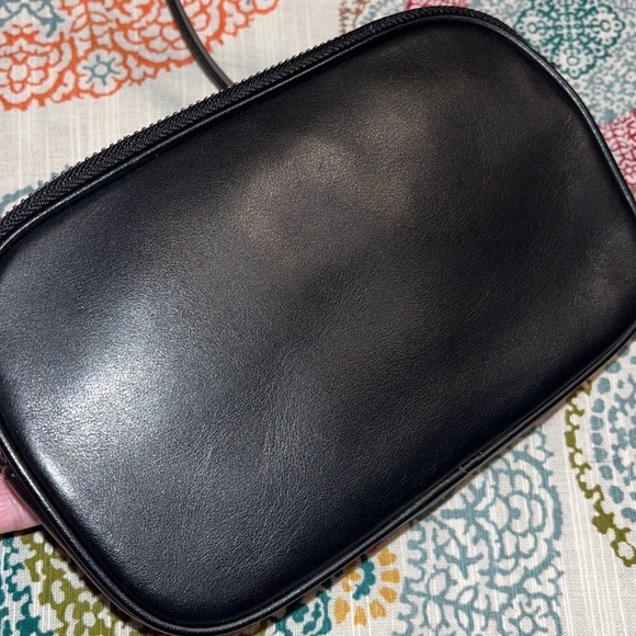 Coach Butterfly Appliqué Crossbody Clutch in Pebble Leather. - Picture 3 of 16